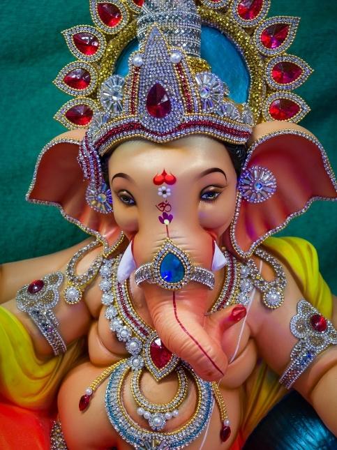 Creative ganpati idol decoration - Beautiful Homes